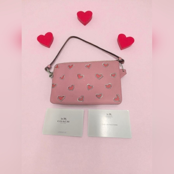 Coach Handbags - Coach wristlet